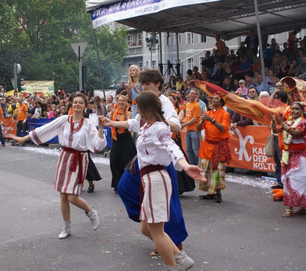 Українські танці на вулицях Берліну під час карнавалу культур, 31.05.2009